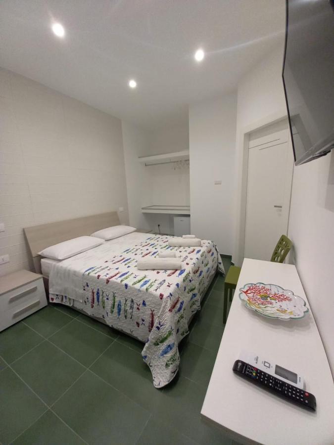 Hotel Al Delfino Blu à Margherita Di Savoia Extérieur photo