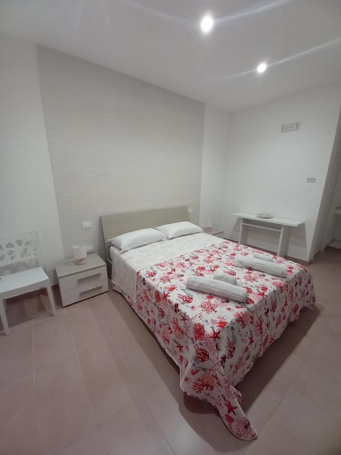 Hotel Al Delfino Blu à Margherita Di Savoia Extérieur photo